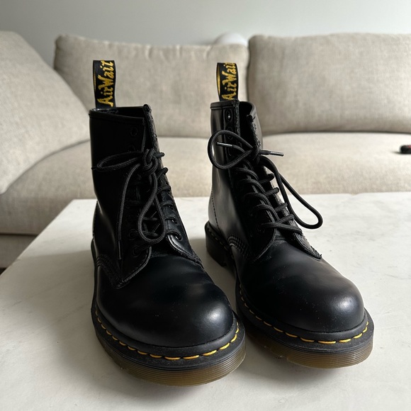 Dr. Martens 1460 Smooth Lace-Up Boot - Picture 4 of 4